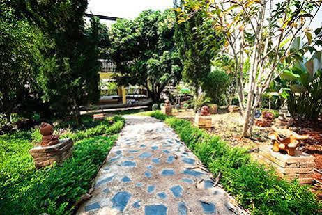 Monn Phu Phrai Hotel
